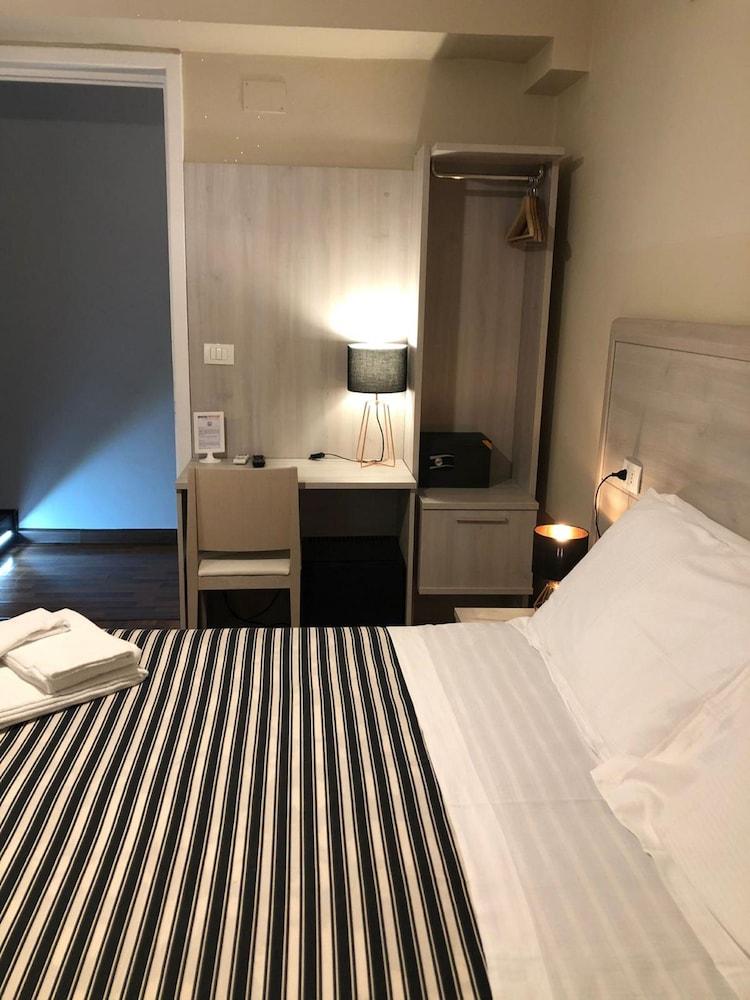 B&B Elios Rooms Catania Exterior photo
